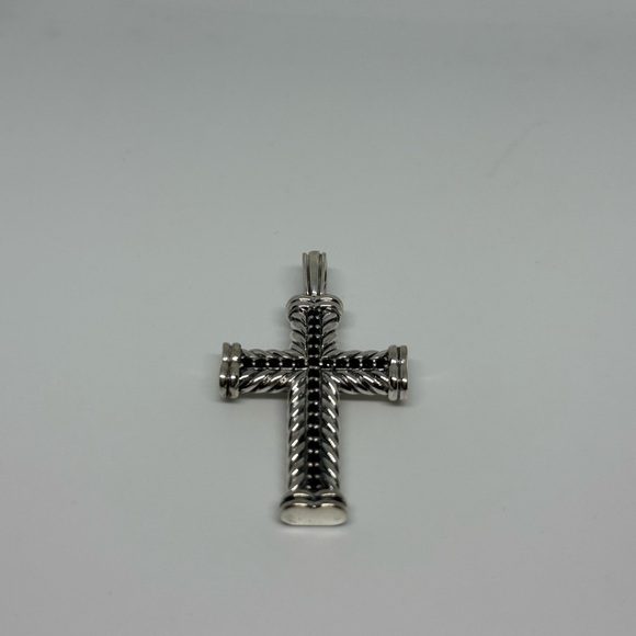 David Yurman Chevron cross pendent with paved black diamonds - Picture 1 of 5